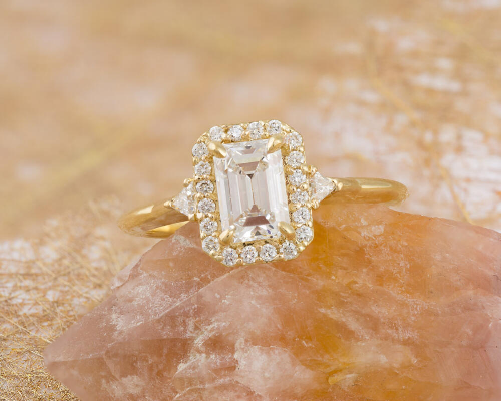 emerald-cut-diamond-halo-engagement-ring-arden-jewelers